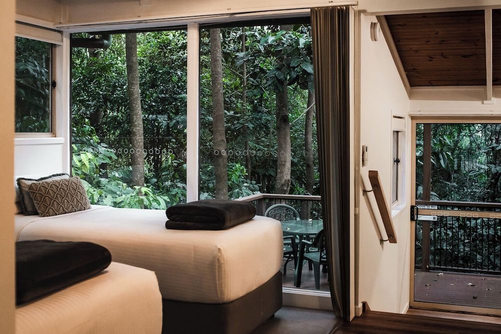 Kondalilla Eco Resort Log Cabin 11