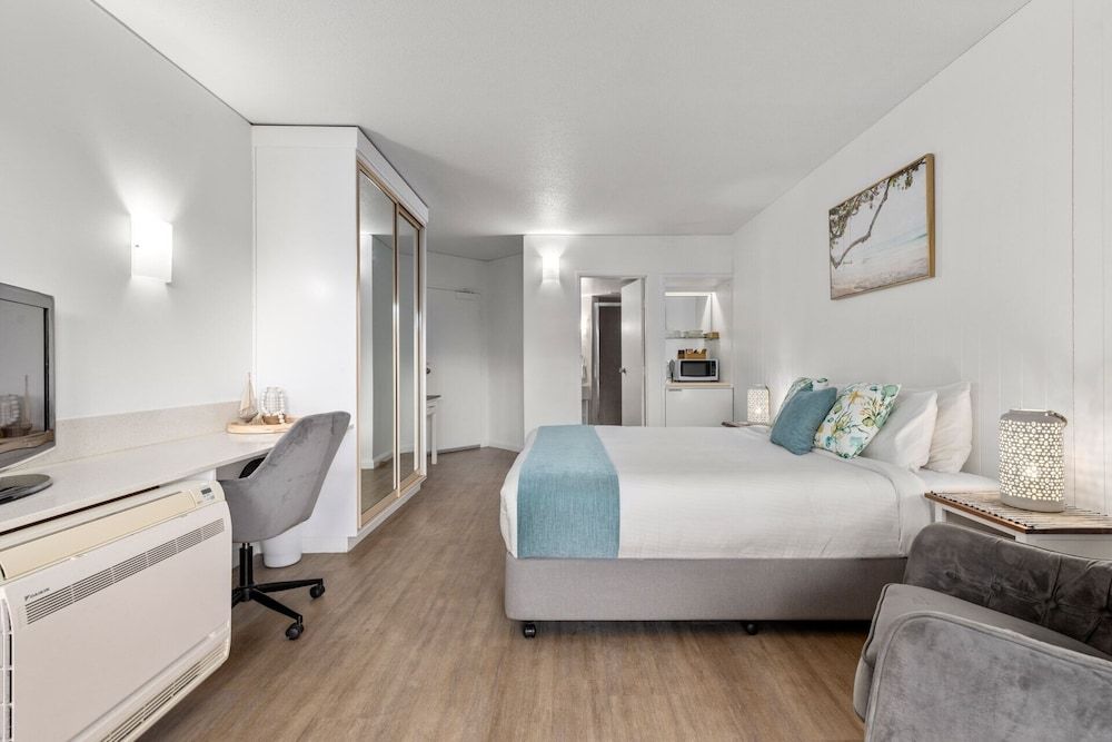 Charlesworth Bay Beach Resort Executive Studio 4