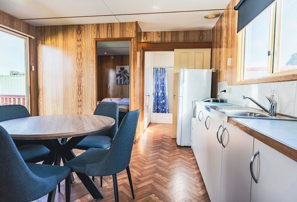 BIG4 Tassie Getaway Parks Stanley Family Queen Double Cabin 6