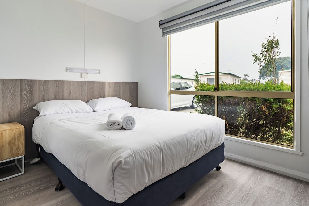 BIG4 Tassie Getaway Parks Stanley Family Queen Double Cabin 2