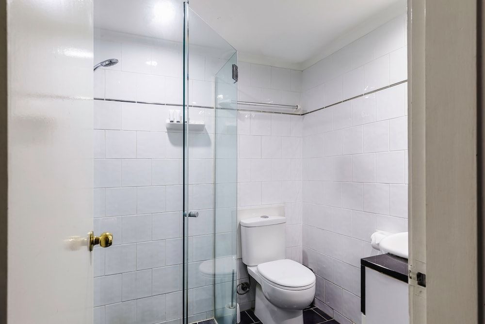 Royal Exhibition Hotel Standard Suite, 2 Queen Beds, Non Smoking 4