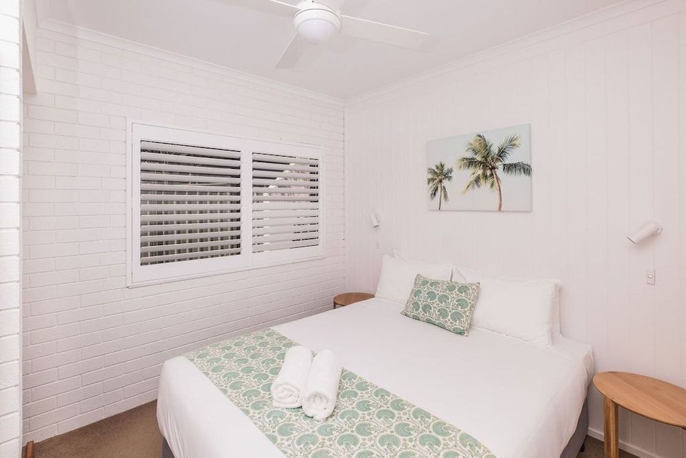 Mollymook Seascape Motel & Apartments Standard Apartment, 2 Bedrooms, Non Smoking, Kitchen (S/C Poolside Unit) 3