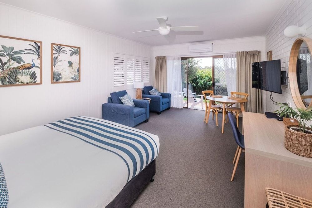 Mollymook Seascape Motel & Apartments Superior Suite, Non Smoking, Kitchenette (King Spa Suite)