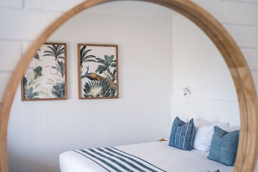 Mollymook Seascape Motel & Apartments Superior Suite, Non Smoking, Kitchenette (King Spa Suite) 3