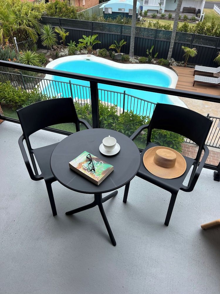 Mollymook Seascape Motel & Apartments Superior Studio, Non Smoking, Kitchenette (King Studio Room) 4