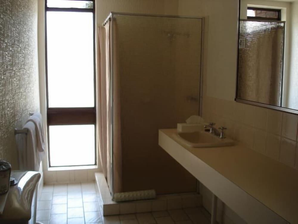 Albury Townhouse Motel Deluxe Room, Kitchenette (Deluxe Twin) 4