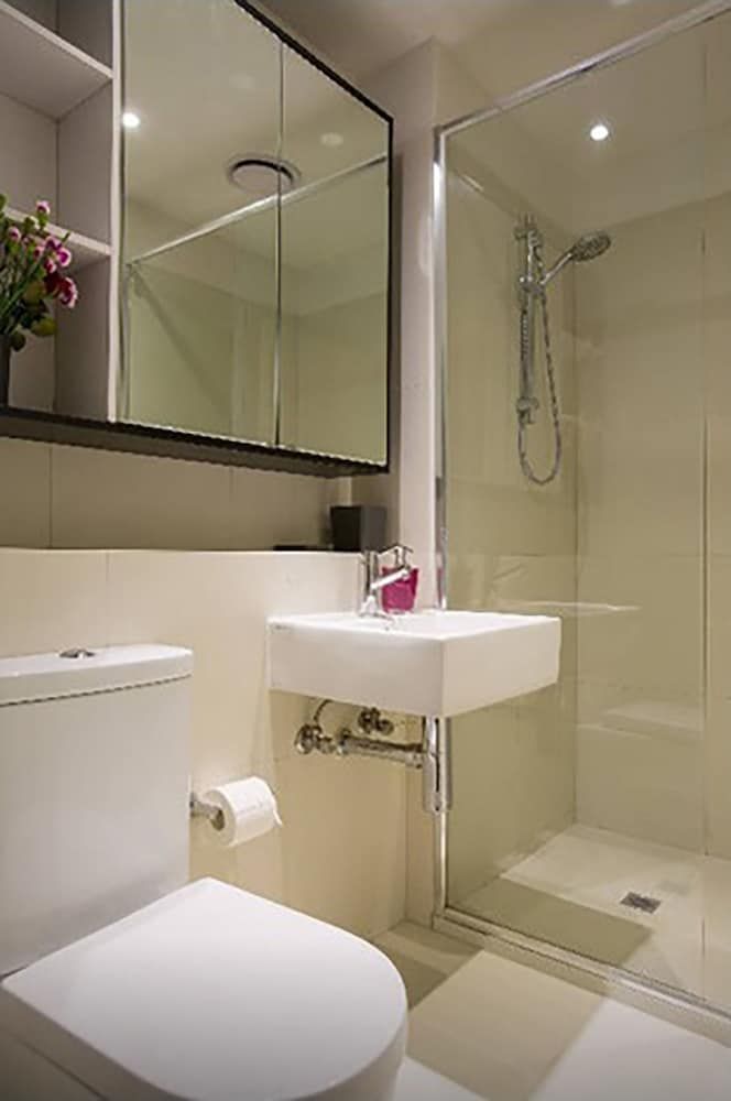 Anchor on Little Collins - Southern Two Bedroom Sky Loft Apartment 8