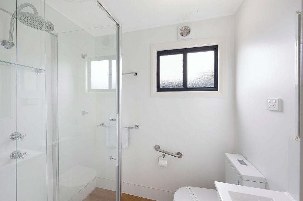 Reflections Bermagui - Holiday Park Standard Cabin - Sleeps 6 - Dog Friendly 5