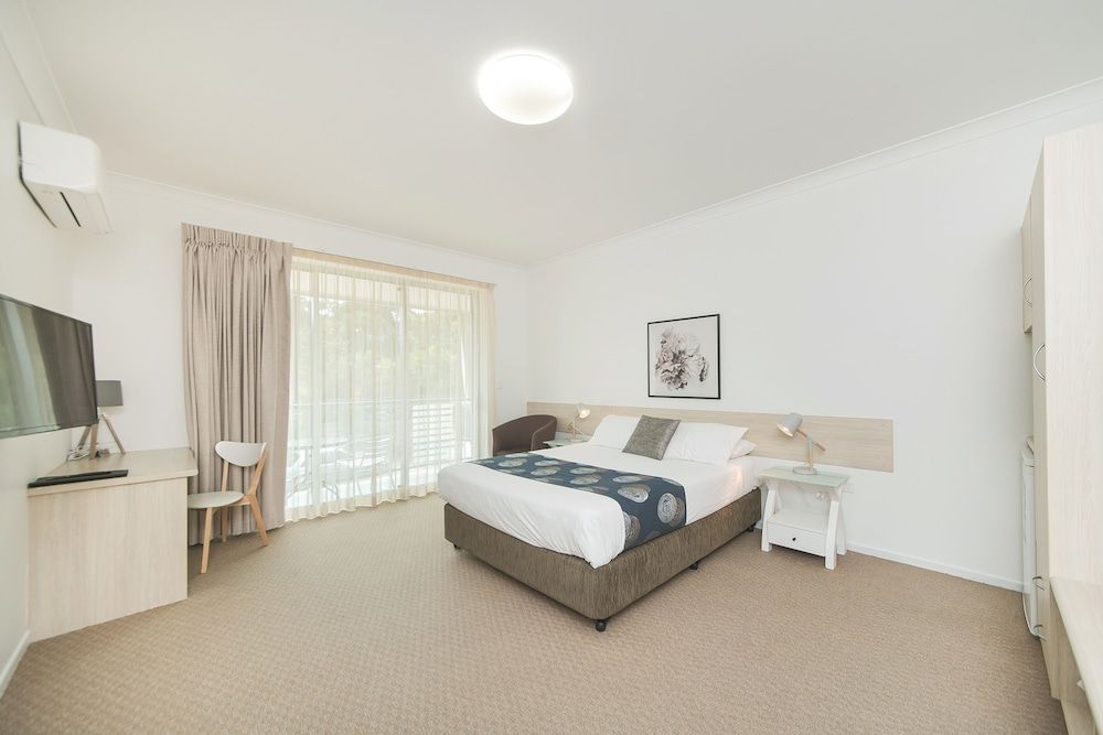 Superior Double Room (Queen Balcony Room)
