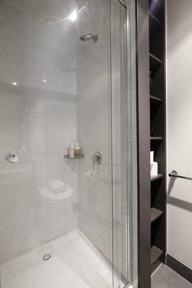 undefined Mono Apartments on Franklin 8