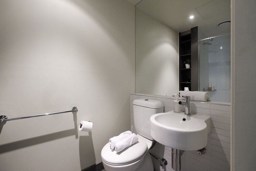 undefined Mono Apartments on Franklin 7