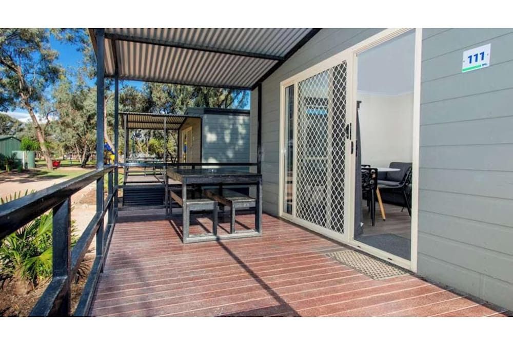 Discovery Parks - Renmark Riverfront Superior 3 Bedroom Cabin - Sleeps 8 4