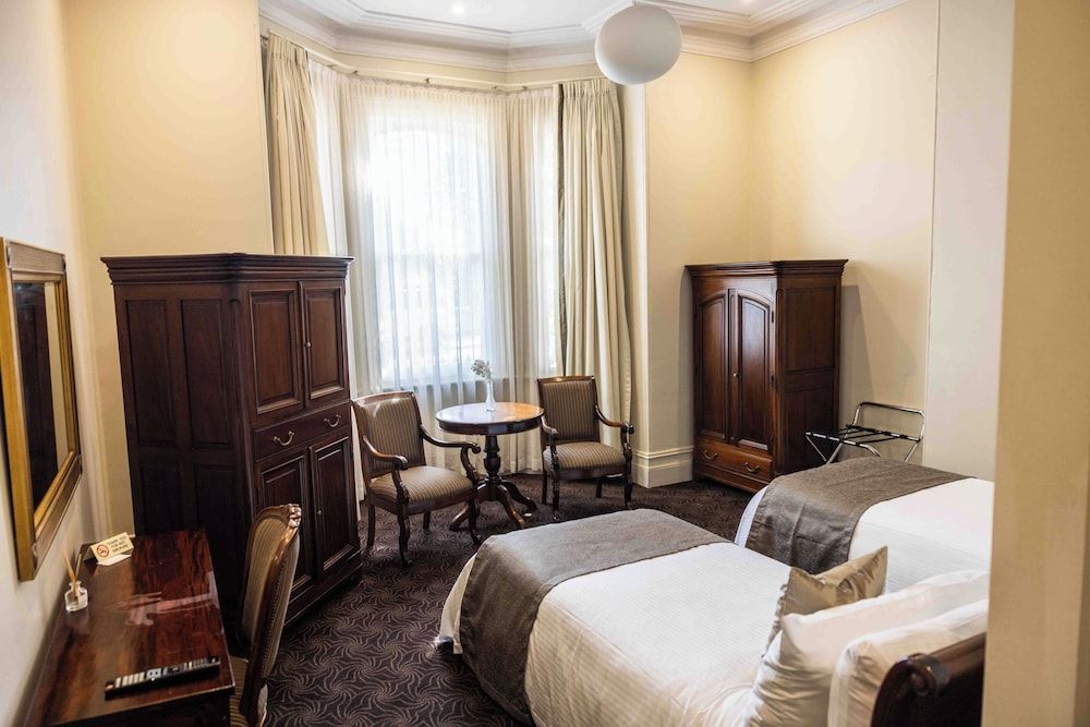 Royal Hotel Randwick Twin Room 3