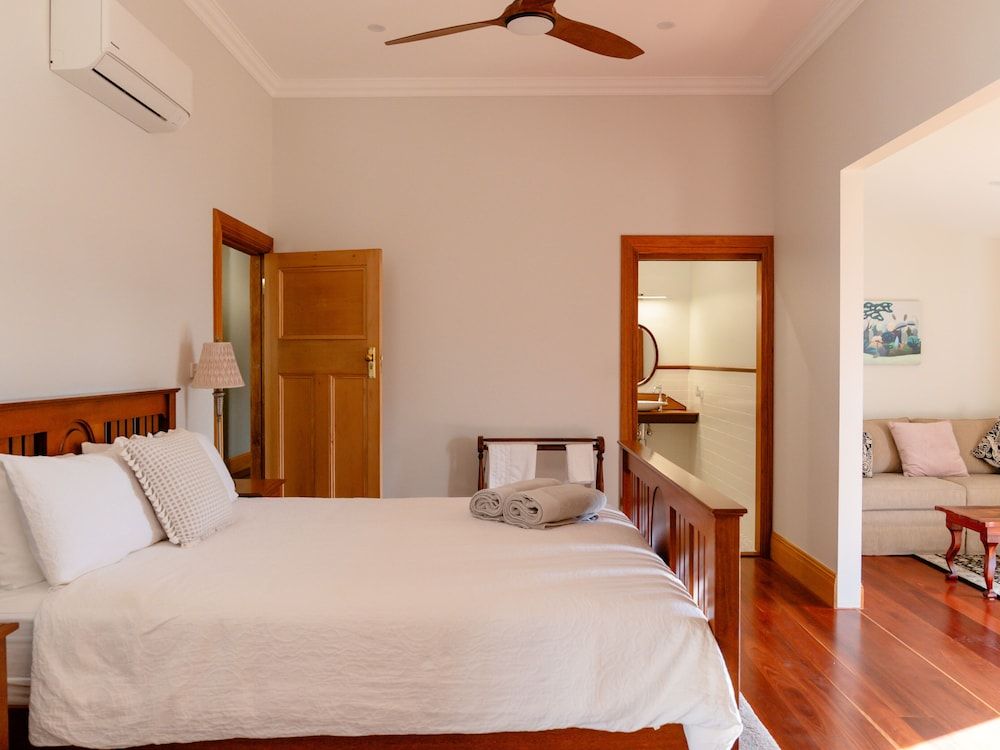 Maddies of Bolwarra Premier Double Room, 1 Queen Bed, Accessible, Ensuite 3