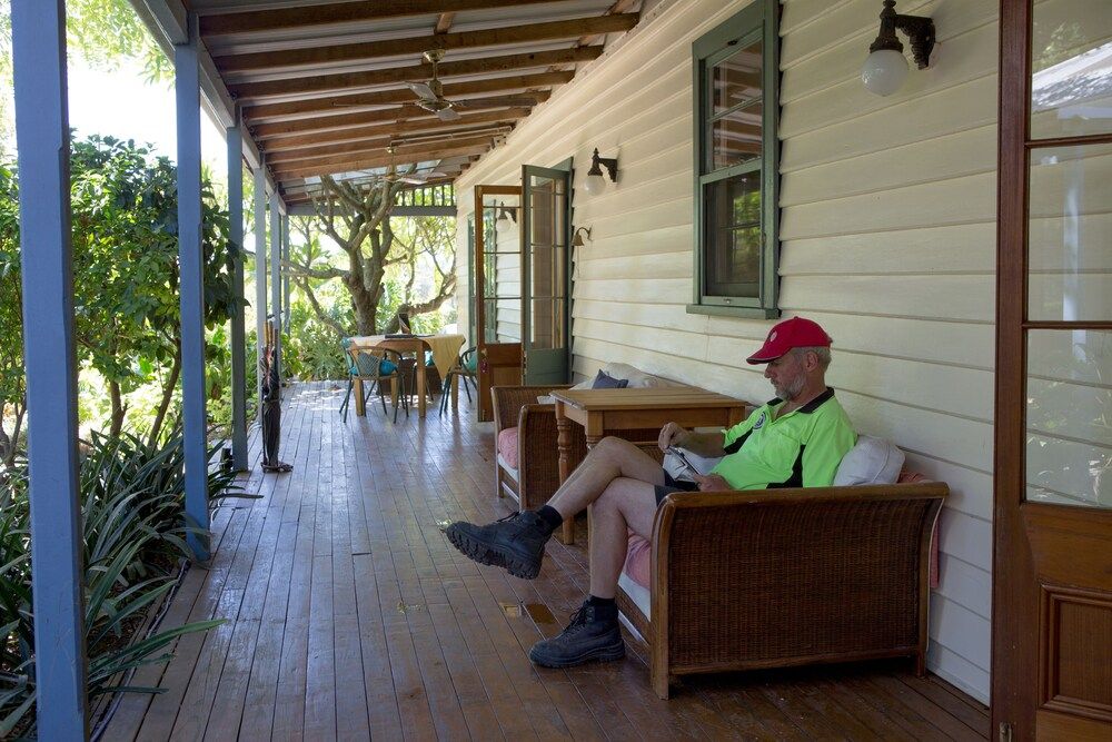 Maddies of Bolwarra Romantic Double Room, Non Smoking, Balcony (Queen w/ private Bath (3)) 2