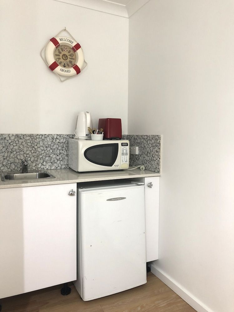 Busselton Ithaca Motel Standard Queen Room 5