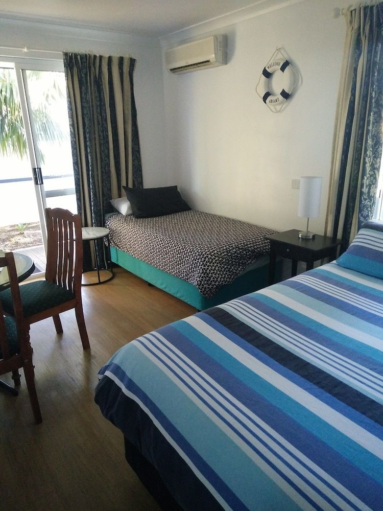 Busselton Ithaca Motel Superior Triple Room 2