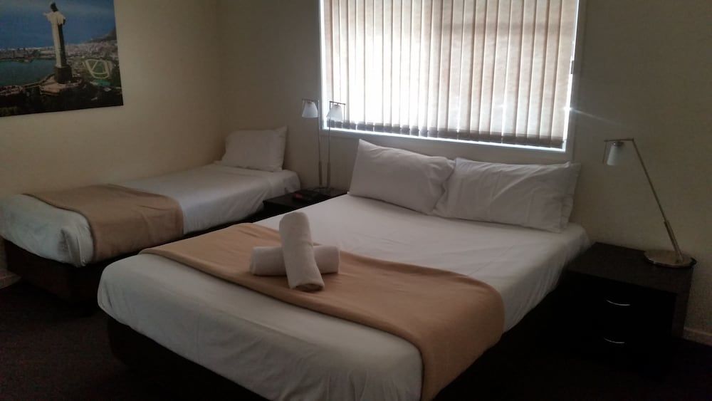 Standard Suite, 2 Bedrooms, Non Smoking, Kitchen (Spacious Apartment for 8)