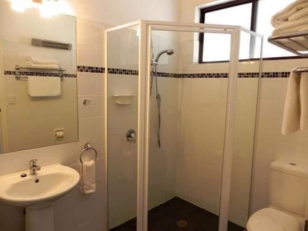 Moore Park Inn Family Suite, 2 Bedrooms 4