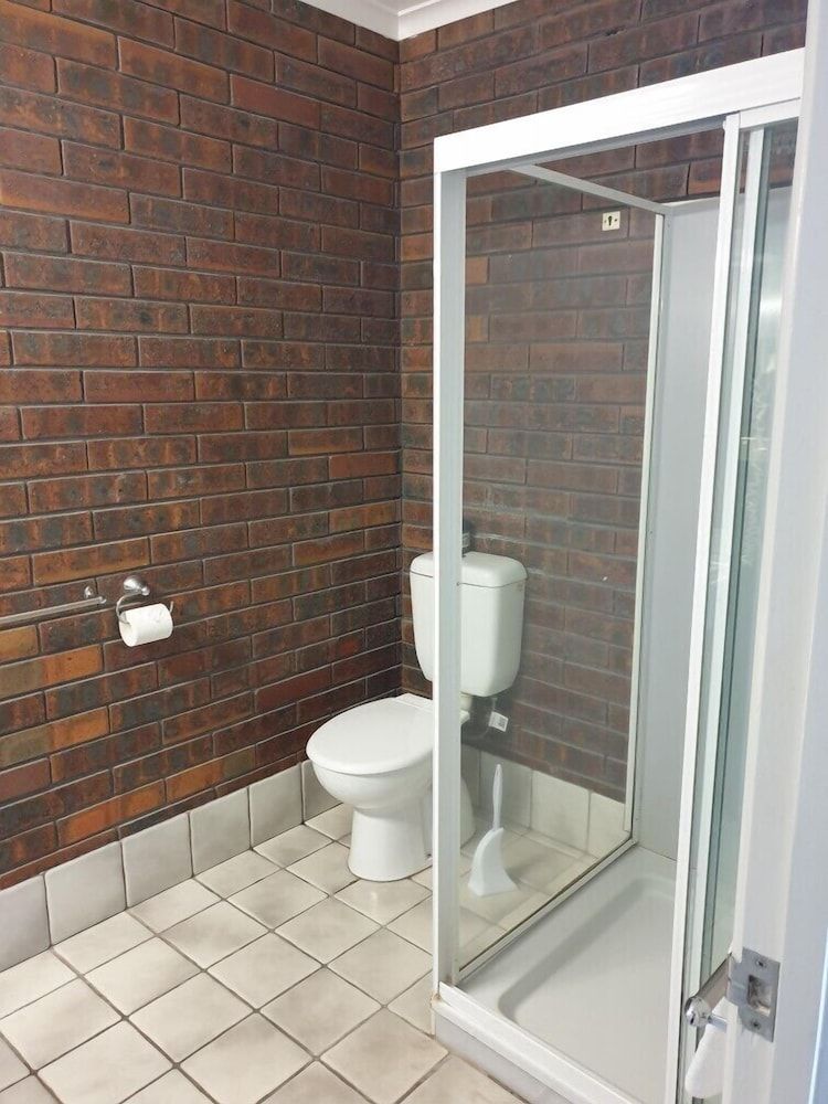 Shakespeare Motel Dual Queen - Upstairs 2