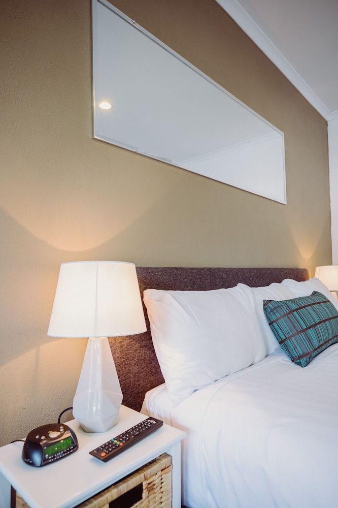 Artesian Spa Motel Studio King 2