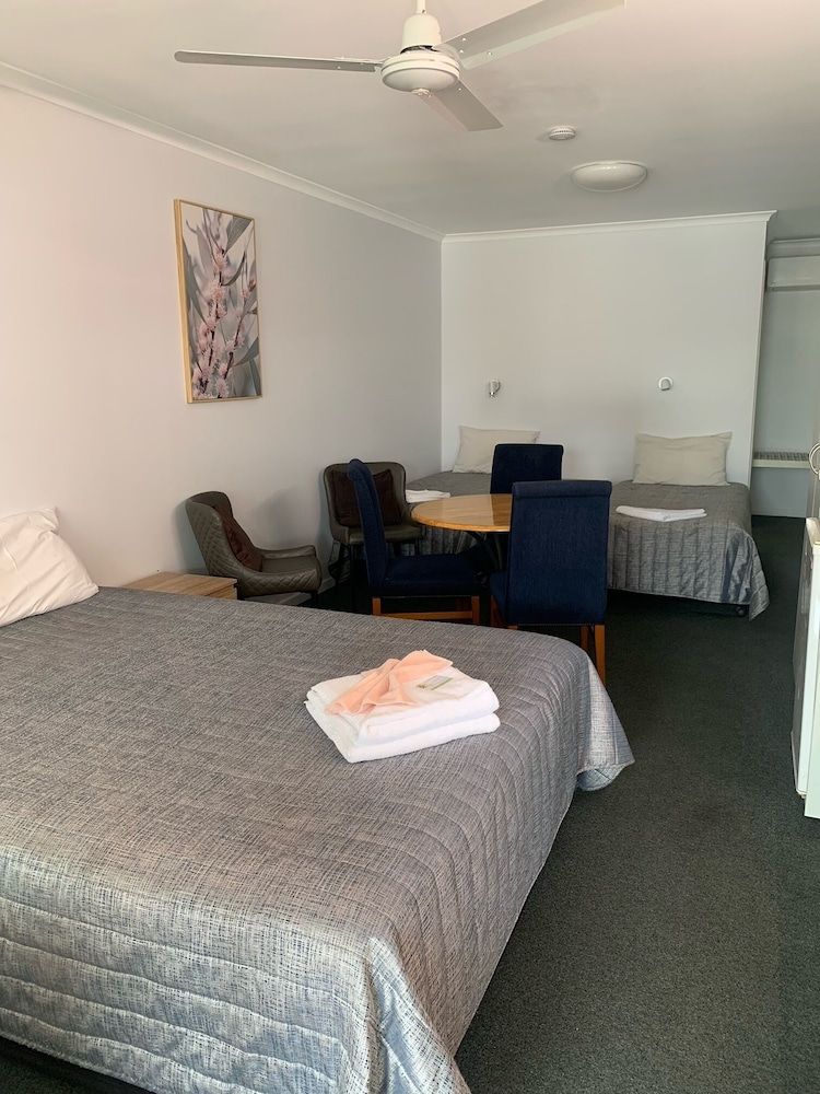 Shady Rest Motel Family Room, Non Smoking (3 Bed Family Room) 2