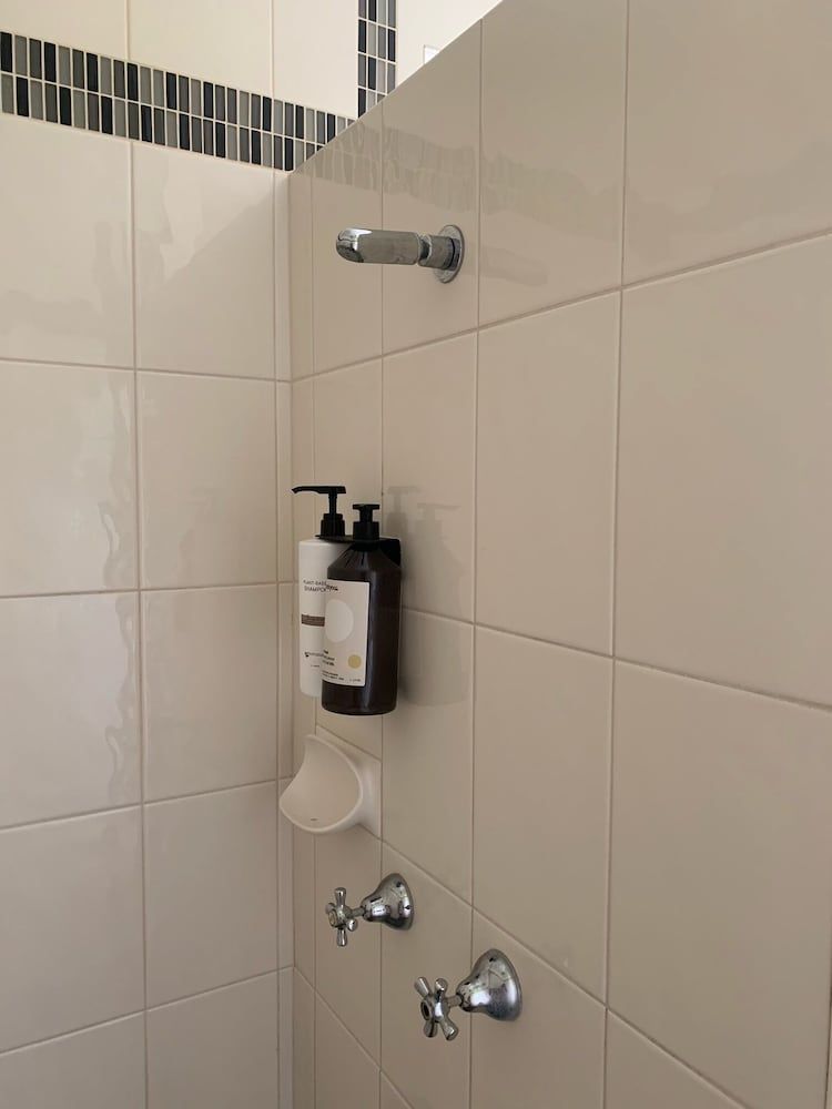 Shady Rest Motel Family Room, Non Smoking (3 Bed Family Room) 5