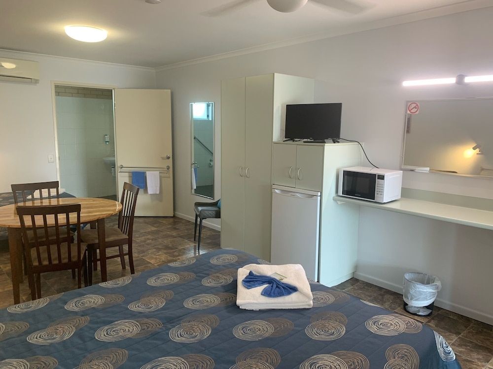 Shady Rest Motel Standard Room, Non Smoking (Wheelchair Friendly Unit) 6