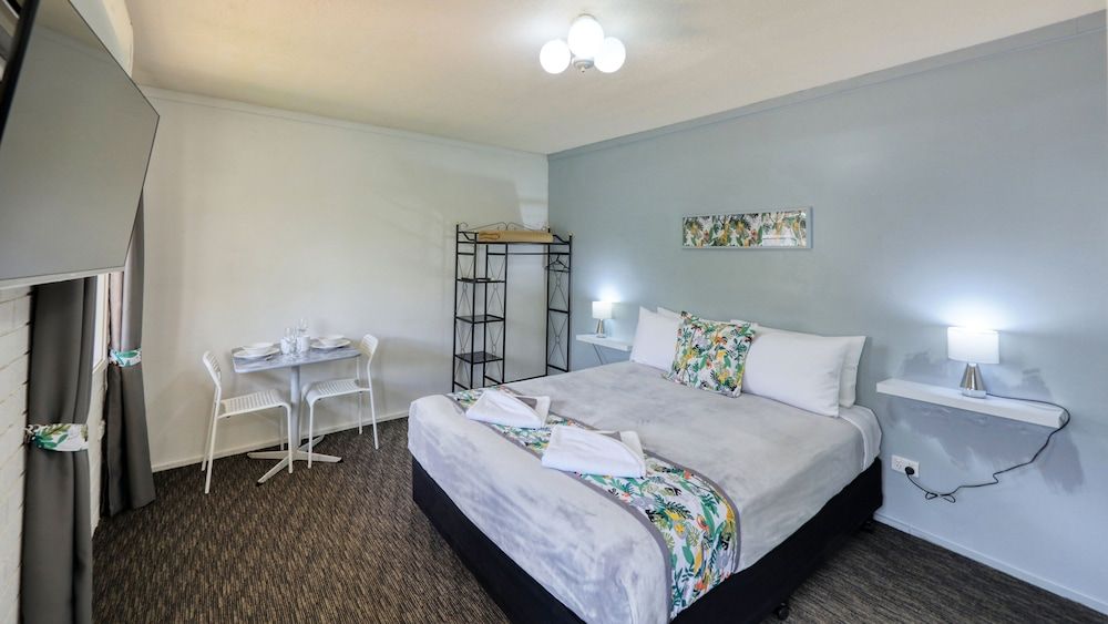 Double Room, 1 Queen Bed