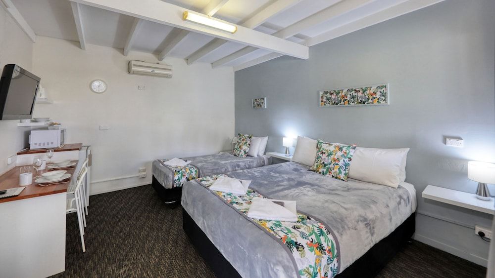 Twin Room, Multiple Beds
