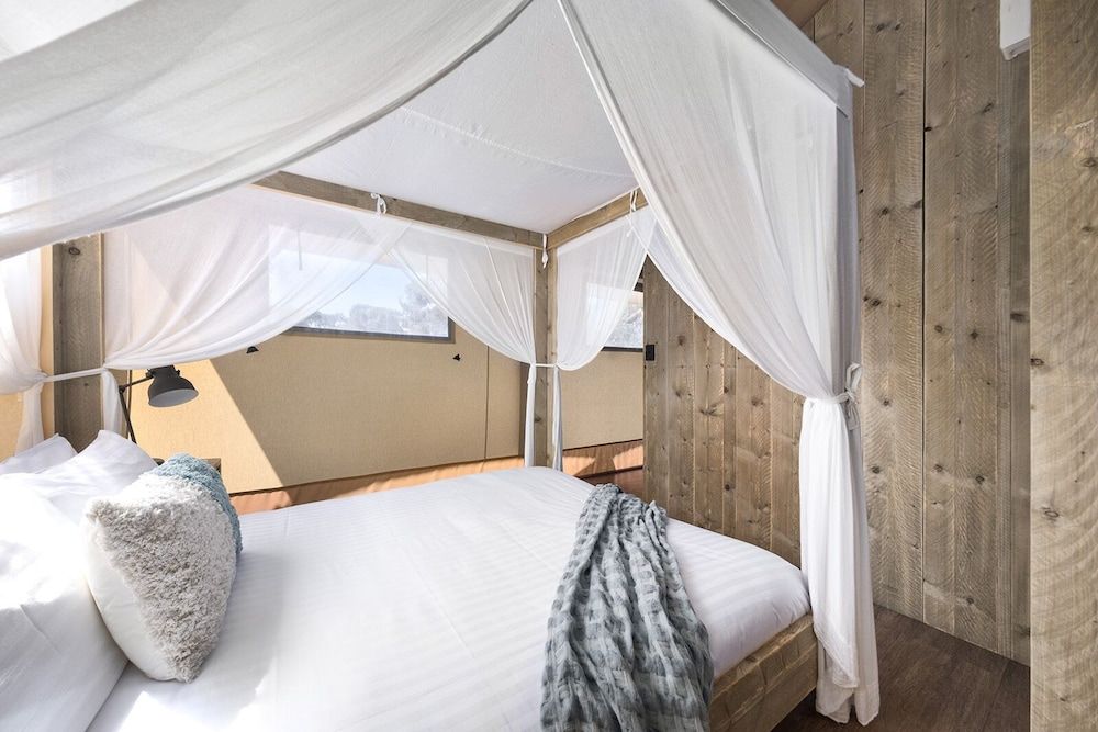 Scamander Sanctuary Holiday Park Deluxe Tent 4