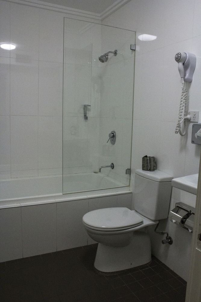 Wallacia Hotel Two Bedroom Suite 5