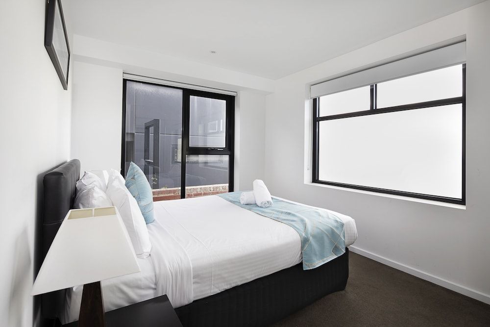 RNR Serviced Apartments North Melbourne One Bedroom Apartment with Balcony 5