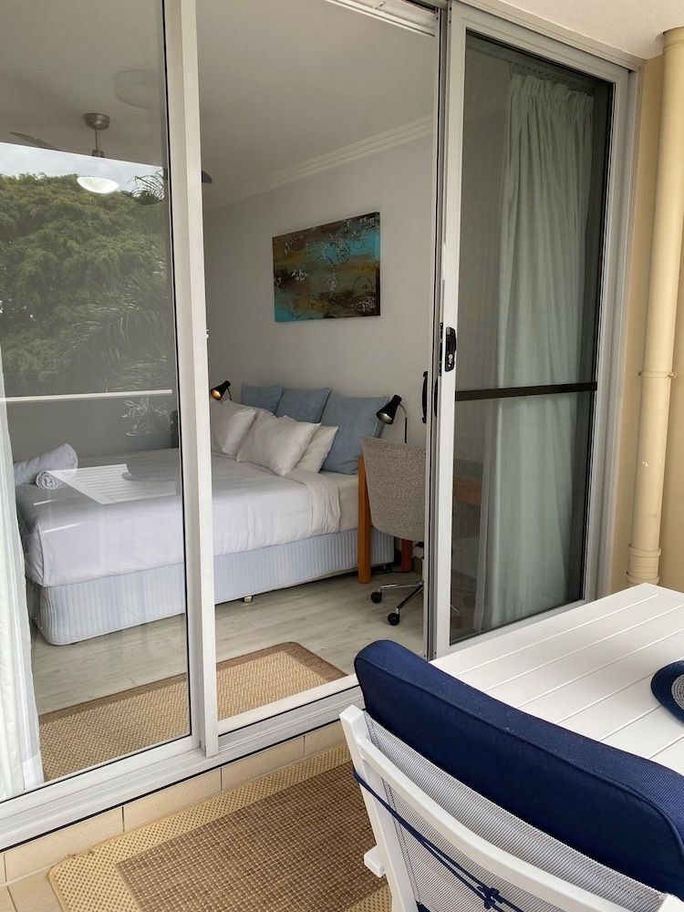 Comfort Studio, 1 King Bed, Balcony, City View