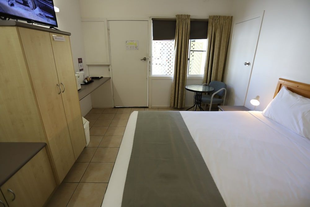 Tropic Coast Motel Standard Queen Room