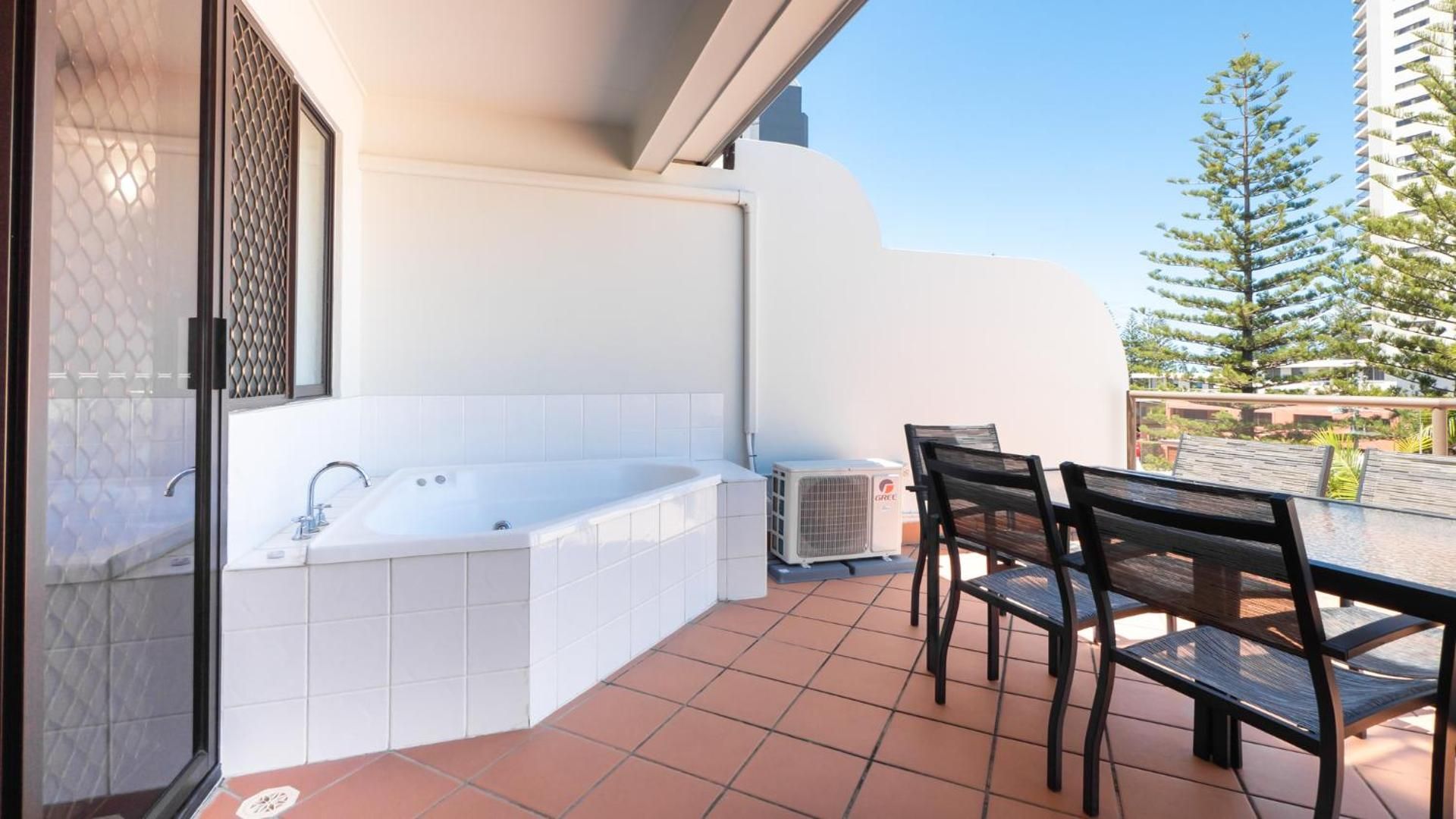 Rooftop 2-Bedroom Apartment