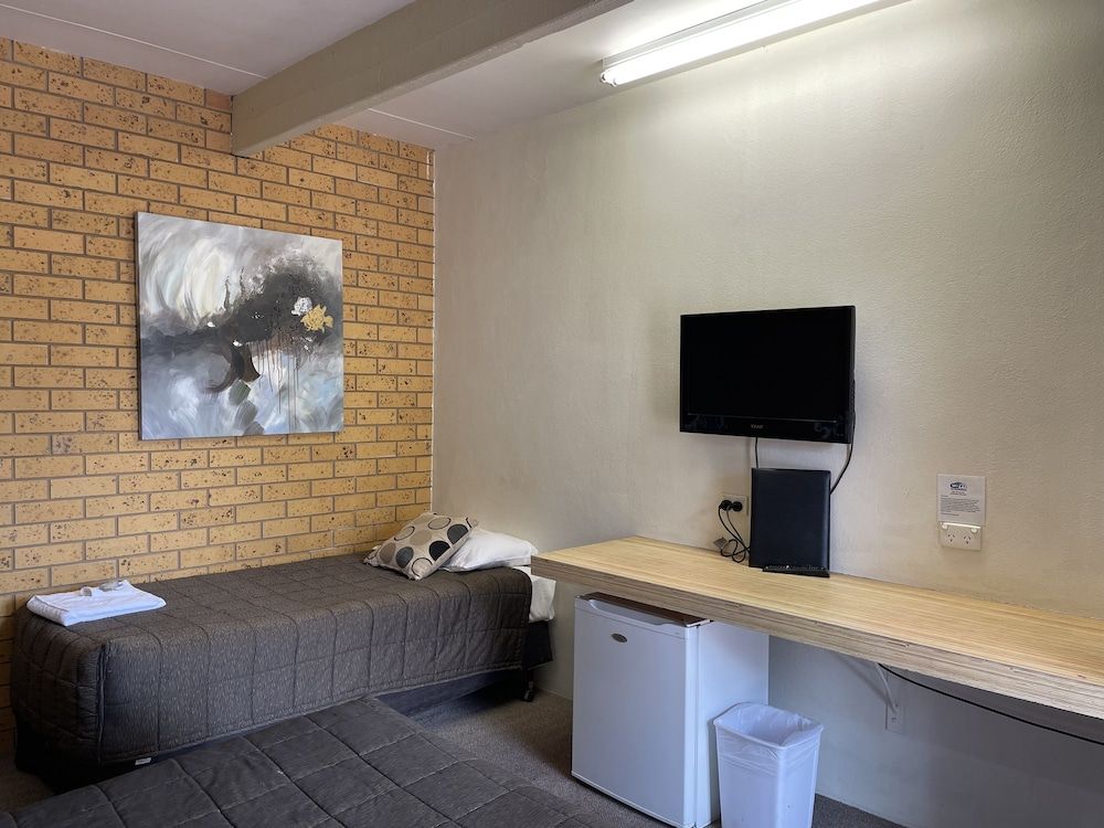 Citrus Motel Family Room, Multiple Beds, Non Smoking (Twin) 5