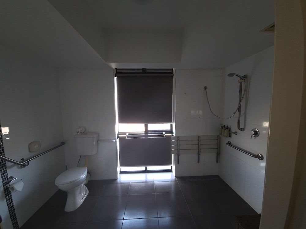 Ayr Travellers Motel Twin Room, Multiple Beds, Accessible 6