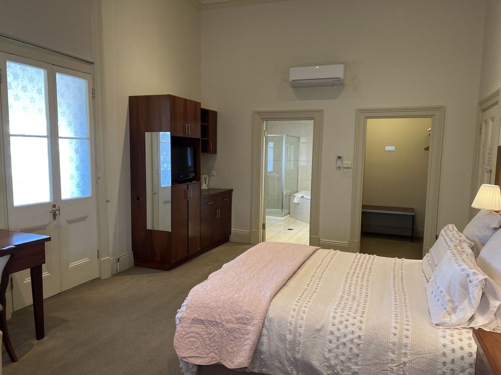 The Astra Hotel Deluxe Suite