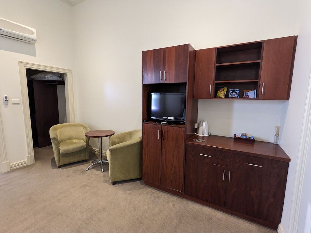 The Astra Hotel Executive Suite 4