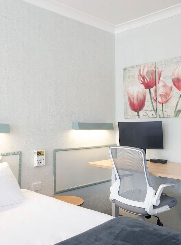 Alluna Motel Business Room (King) 9