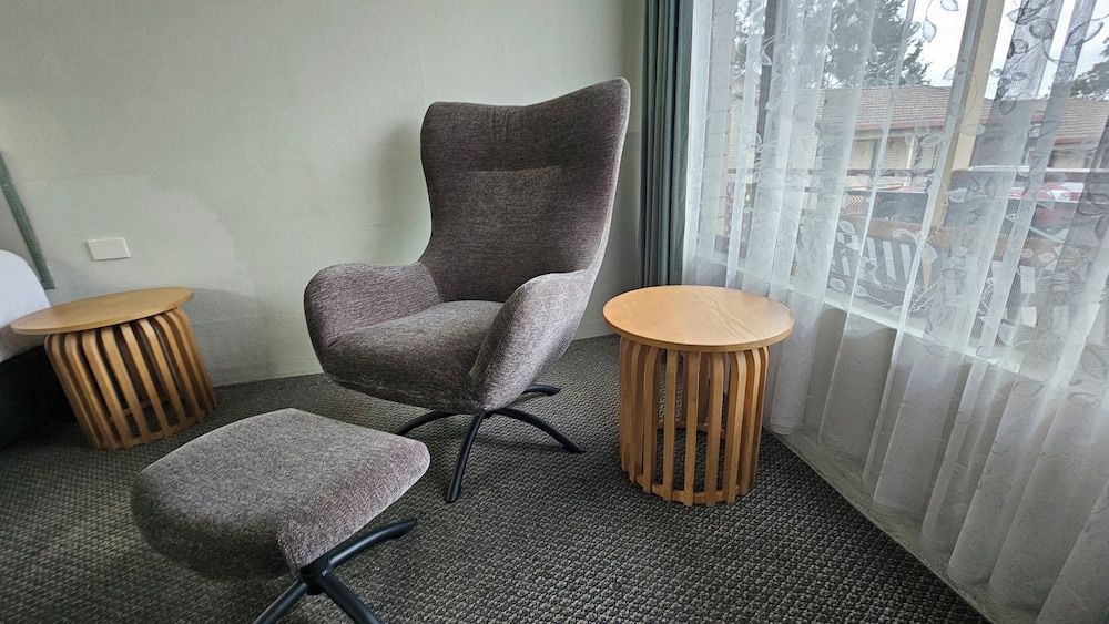 Alluna Motel Business Room (King) 8