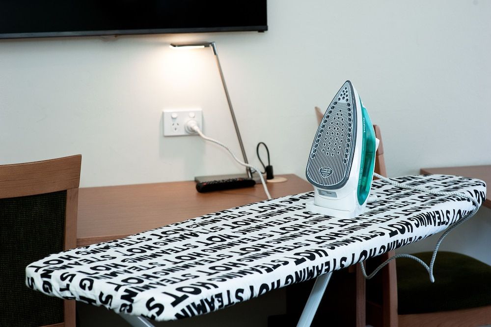 Colonial Terrace Motor Inn Standard Suite, 1 Bedroom, Non Smoking (Queen Twin) 2