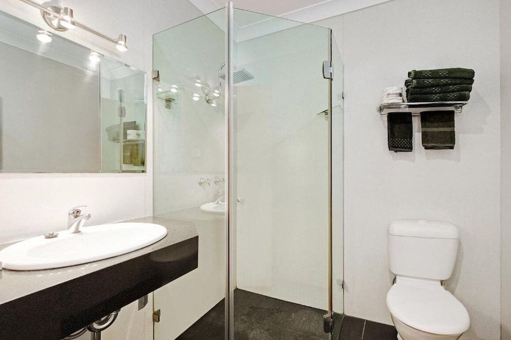 Colonial Terrace Motor Inn Standard Suite, 1 Bedroom, Non Smoking (Queen Twin)