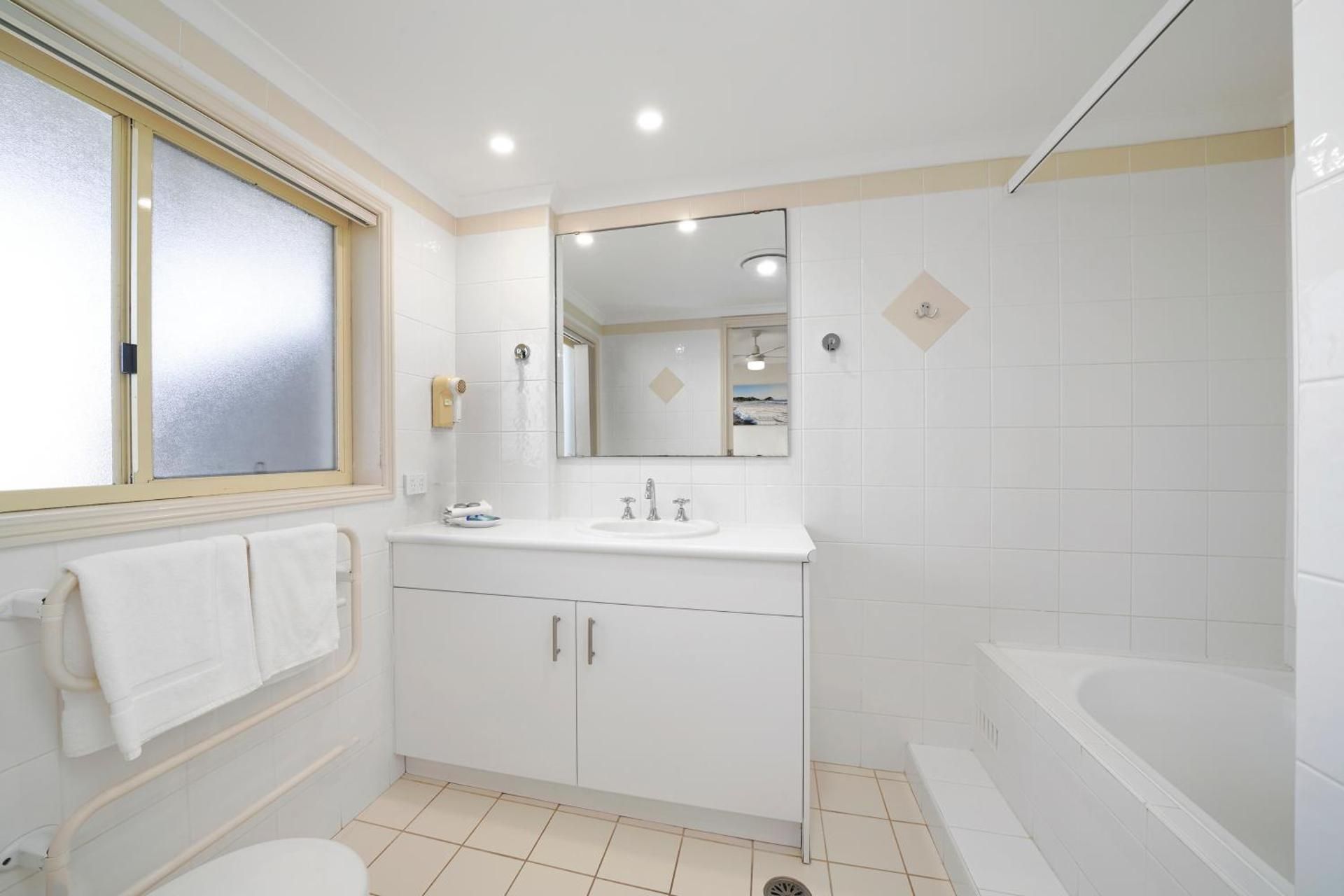 Town Beach Beachcomber Resort Studio Apartment 5