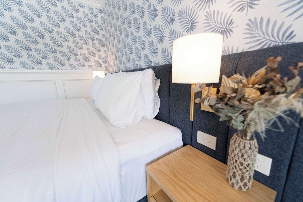 The Beachcomber Hotel & Resort, an Ascend Collection Resort Room, 1 King Bed, Poolside (Water View)