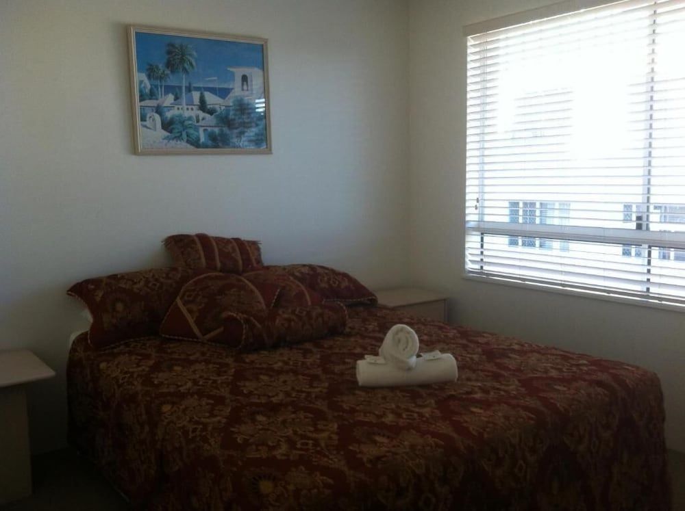 Bayviews & Harbourview Holiday Apartments Two Bedrooms Apartment 2