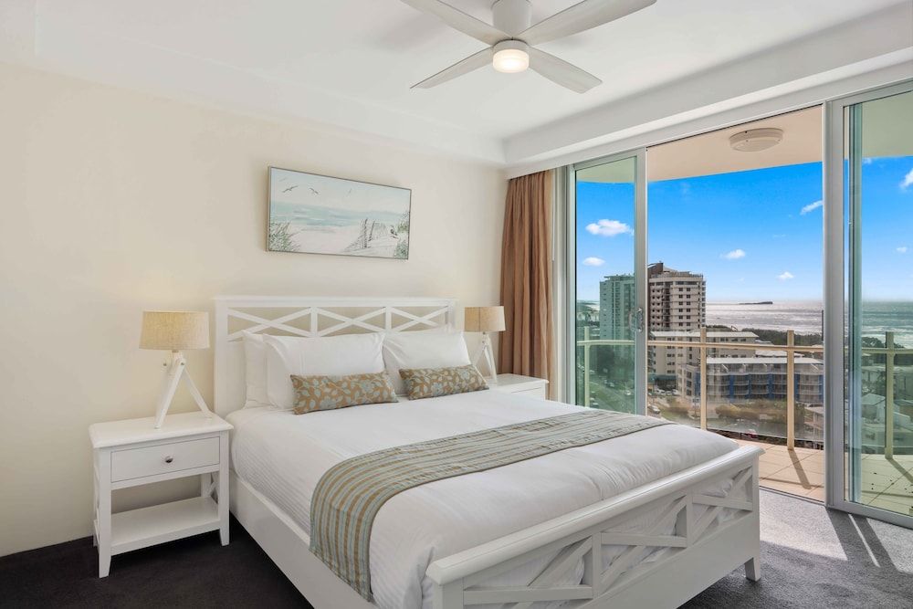 2 Bedroom Deluxe Spa Apartment with Ocean View
