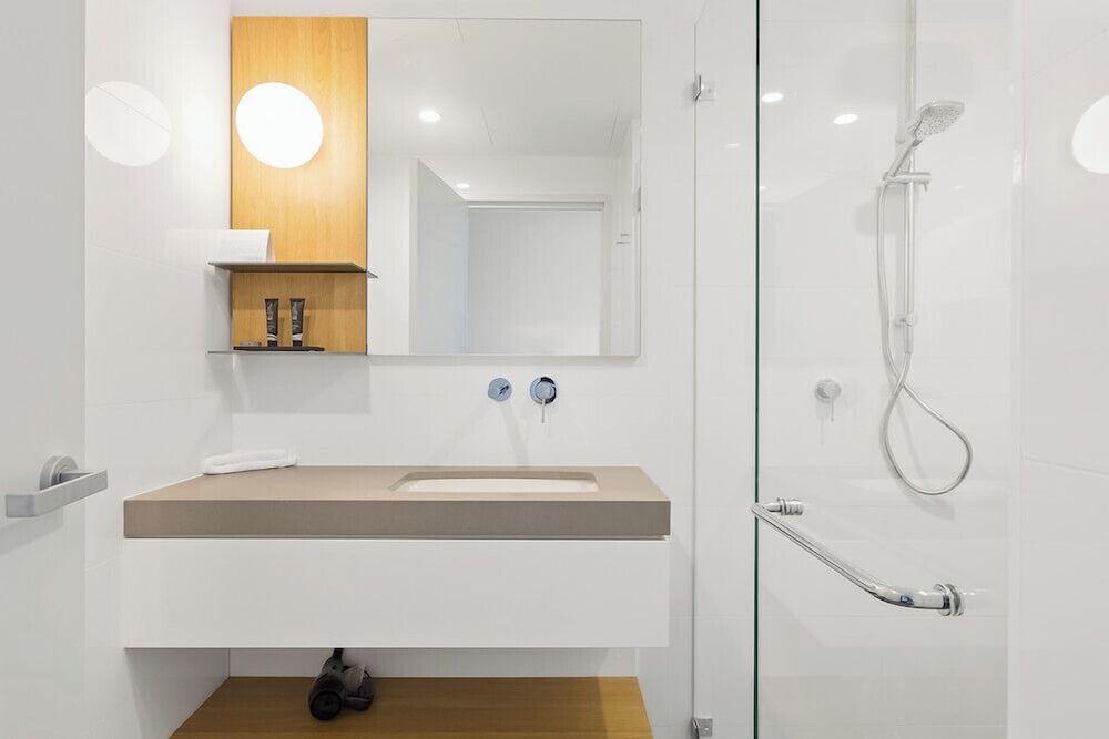 Mantra on Sydney Airport Studio, 2 Twin Beds 4