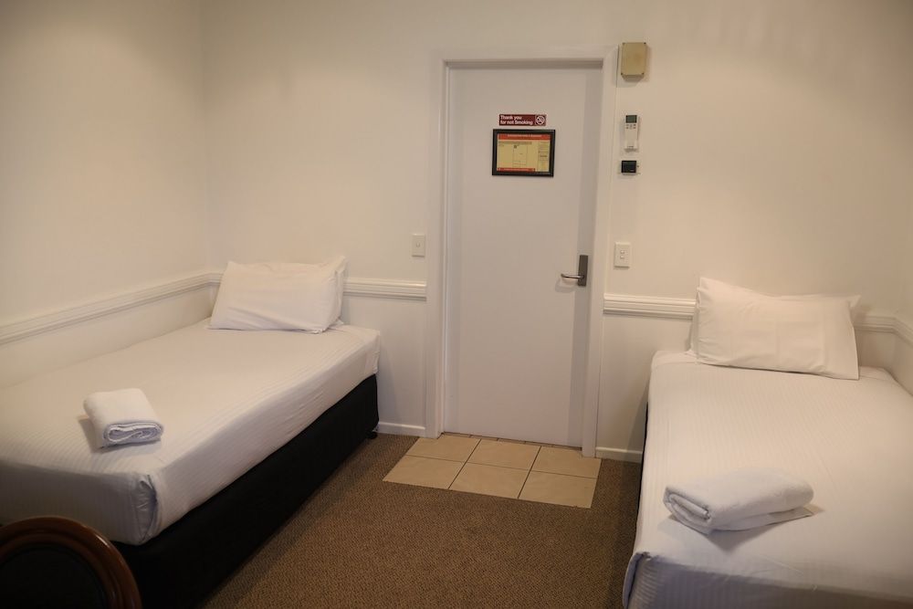 Park Avenue Hotel Motel